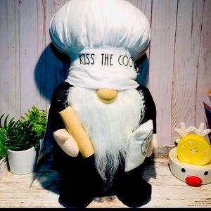 Meet your Posher, Sandy O.